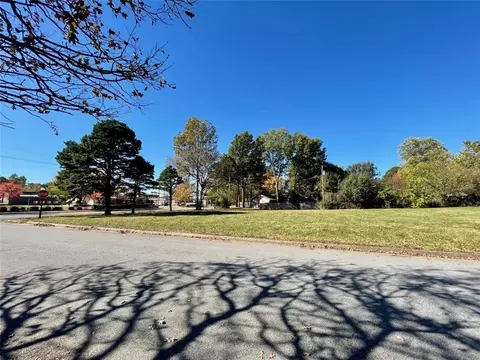 Main Drive, Springdale, AR 72764