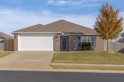 2308 Hickory Wood Ave, Lowell, AR 72745