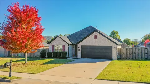 477 La Riata St, Farmington, AR 72730