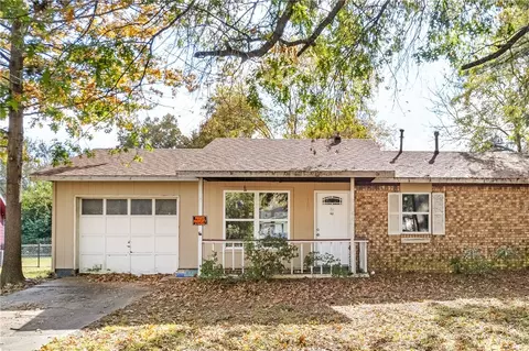 357 W Nightingale Cir, Fayetteville, AR 72704