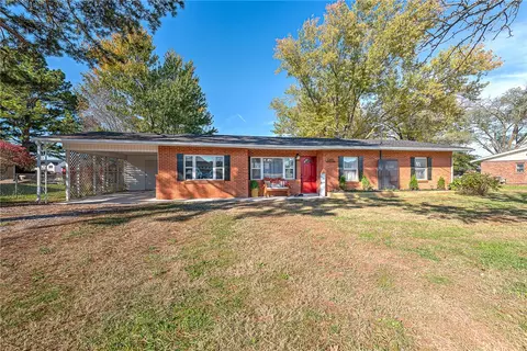 1893 Hayden Rd, Pea Ridge, AR 72751