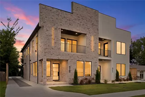 926 SE G St, Bentonville, AR 72712