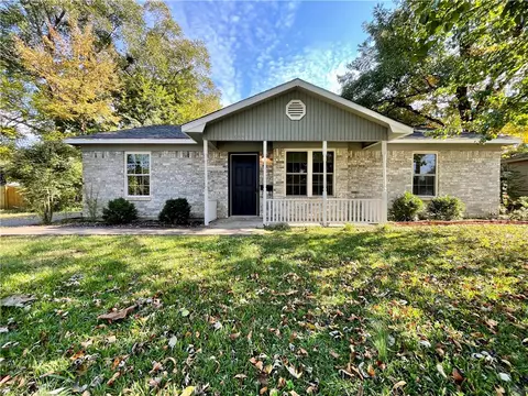 617 S Greenwich Ave, Russellville, AR 72801