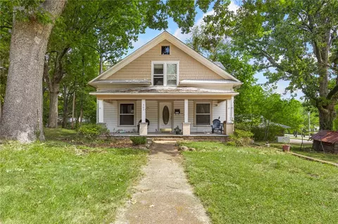 303 N 2nd St, Harrison, AR 72601