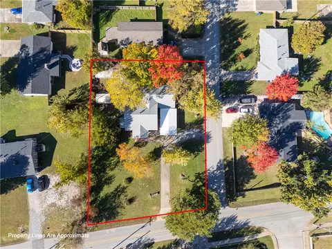 1307 N Bella Vista Rd, Bentonville, AR 72712