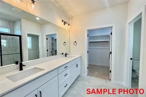 Bath - 2603 Meditation Loop, Springdale, AR 72764 photo 1 of 2