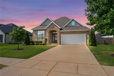 7376 Charlotte Ave, Springdale, AR 72762