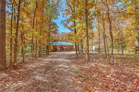 7977 Berry Ave, Seligman, MO 65745
