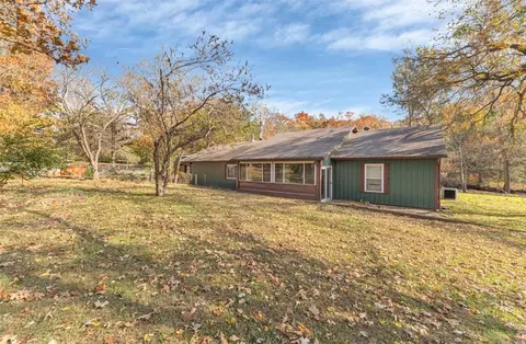 10088 Whitehouse Rd, Fayetteville, AR 72701