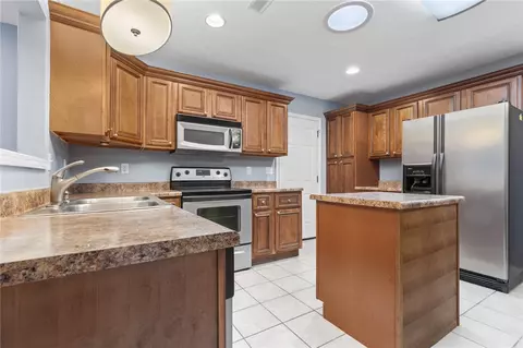 Kitchen - 1615 Spring Rd #8, Harrison, AR 72601 photo 5 of 5