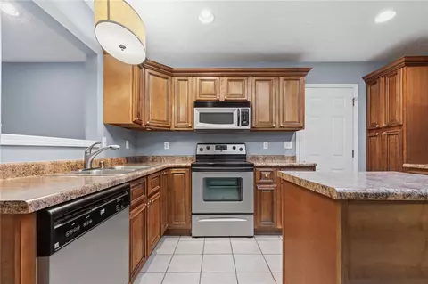 Kitchen - 1615 Spring Rd #8, Harrison, AR 72601 photo 3 of 5