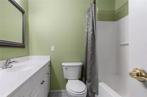 Bath - 1615 Spring Rd #8, Harrison, AR 72601 photo 3 of 3