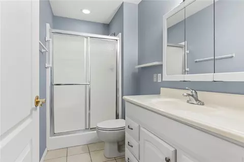 Bath - 1615 Spring Rd #8, Harrison, AR 72601 photo 1 of 3