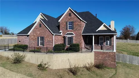 294 Arlington Way, Springdale, AR 72762