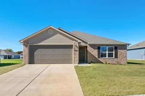 2709 Bass St, Pea Ridge, AR 72751
