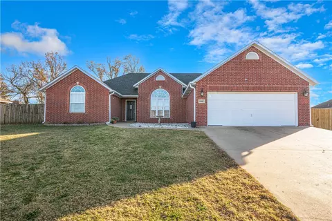 6008 David Dr, Siloam Springs, AR 72761