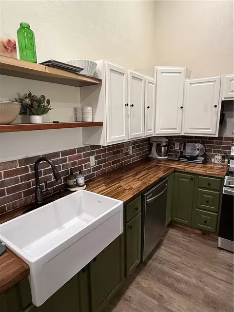 10689 103 Hwy, Green Forest, AR 72638