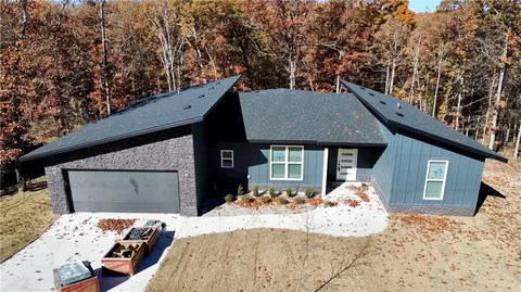 47 Glasgow Dr, Bella Vista, AR 72715
