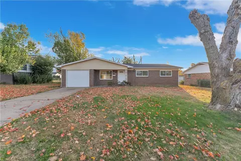 913 N 11 St, Rogers, AR 72756