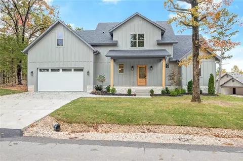 13 Chichester Cir, Bella Vista, AR 72714