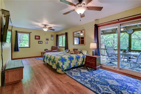Bedroom - 26742 Royal Point Dr, Shell Knob, MO 65747 photo 1 of 3