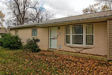2207 Sycamore Pl, Springdale, AR 72762