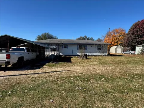 206 N Old Wire Rd, Lowell, AR 72745