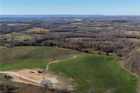 4650 Mckinley Ln, Harrison, AR 72601