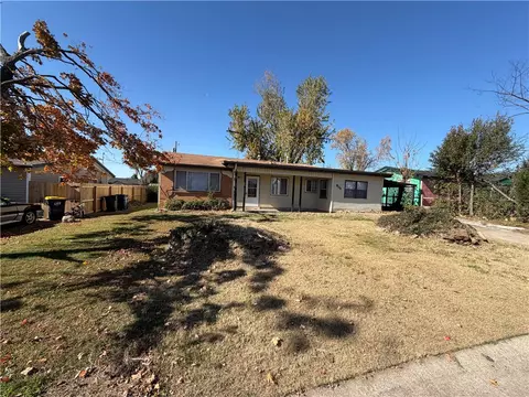 804 N 14th St, Rogers, AR 72756