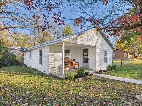705 Oak St, Harrison, AR 72601