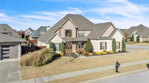 8607 W Flycatcher Pl, Bentonville, AR 72713