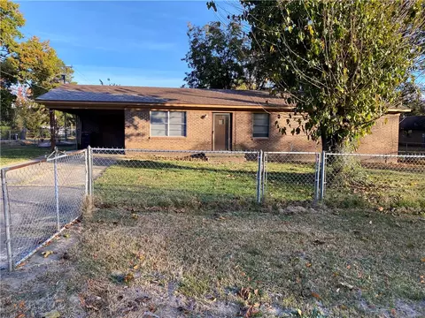 36 W 8th St, Mulberry, AR 72947