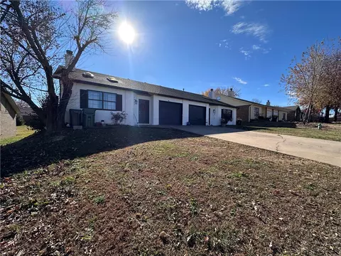 2432 W 2434 W Magnolia St, Rogers, AR 72758