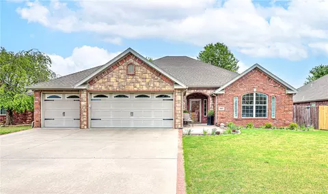 3007 Calm Ridge Rd, Bentonville, AR 72713