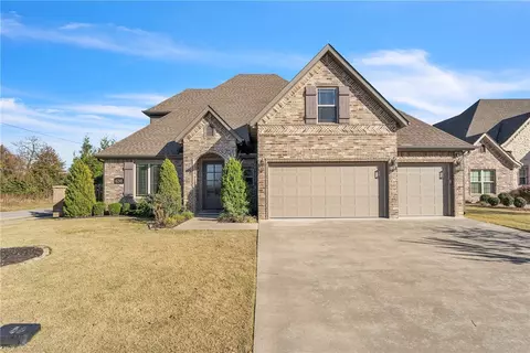 6201 49th St, Rogers, AR 72758