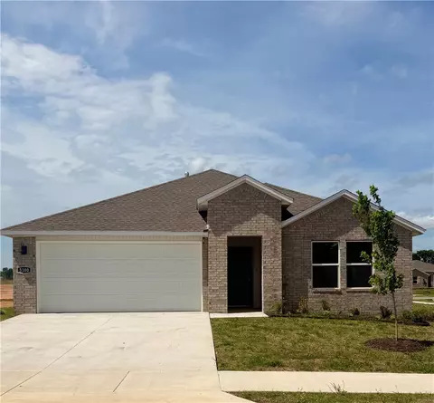 3100 Rosalee Ln, Centerton, AR 72736