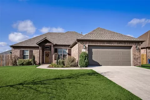 1295 Cassia St, Springdale, AR 72762