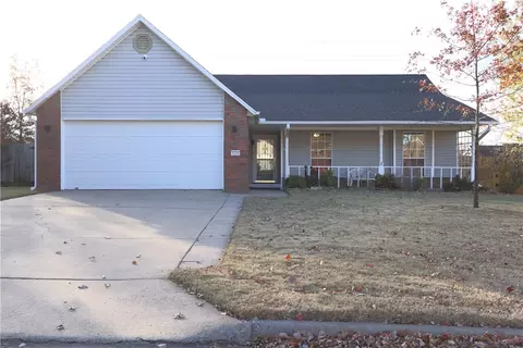 1325 N Genoa Ave, Fayetteville, AR 72704