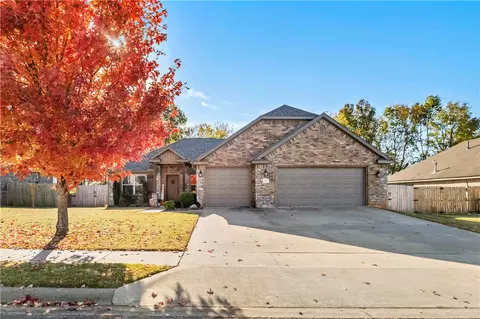 807 Sedgwick Dr, Prairie Grove, AR 72753