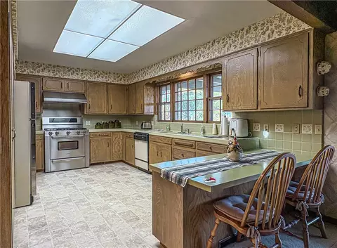 Kitchen - 103 Oak Dr, Harrison, AR 72601 photo 1 of 6