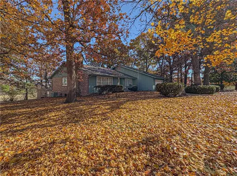 Exterior - 103 Oak Dr, Harrison, AR 72601 photo 3 of 21