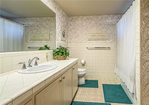 Bath - 103 Oak Dr, Harrison, AR 72601 photo 2 of 4