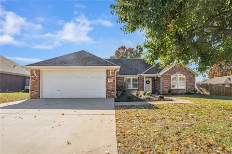 132 Fox Run Cr, Centerton, AR 72719