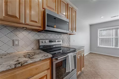 Kitchen - 132 Fox Run Cr, Centerton, AR 72719 photo 2 of 3
