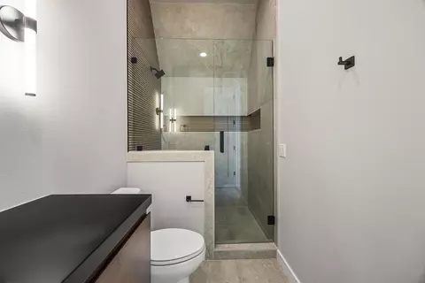 Bath - 17837 Ventris Cove Cir, Rogers, AR 72756 photo 4 of 4