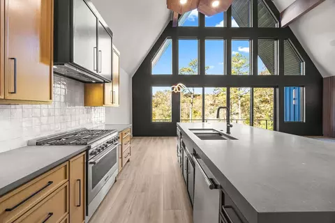 Kitchen - 17837 Ventris Cove Cir, Rogers, AR 72756 photo 5 of 5