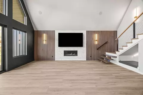 Living - 17837 Ventris Cove Cir, Rogers, AR 72756 photo 5 of 5
