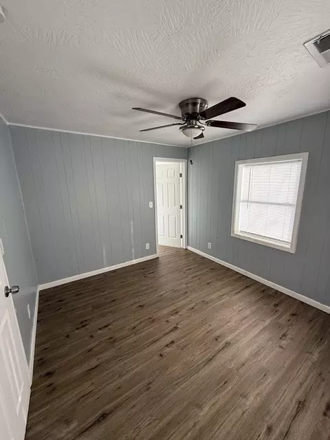 Bedroom - 619 S Ash St, Harrison, AR 72601 photo 1 of 4