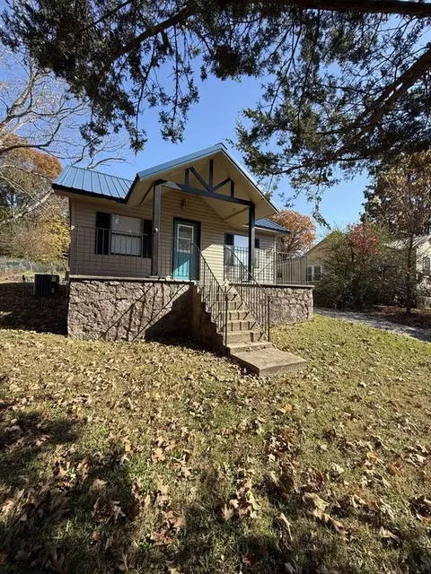 619 S Ash St, Harrison, AR 72601