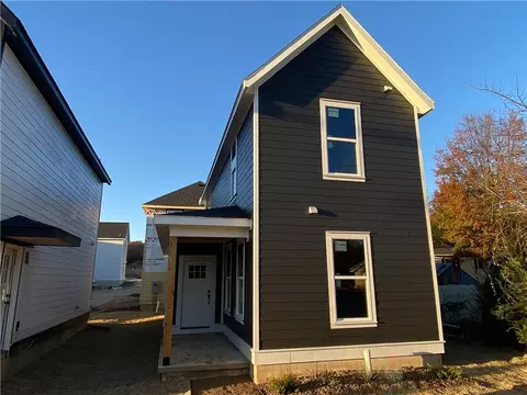 1046 S Laramie Hts, Fayetteville, AR 72704